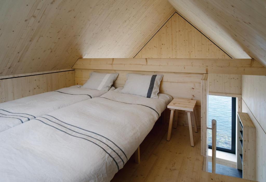 Off-grid cabins bedroom