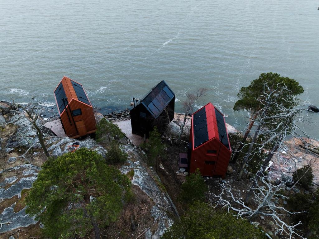 Off-grid cabins in the finnish archipelago